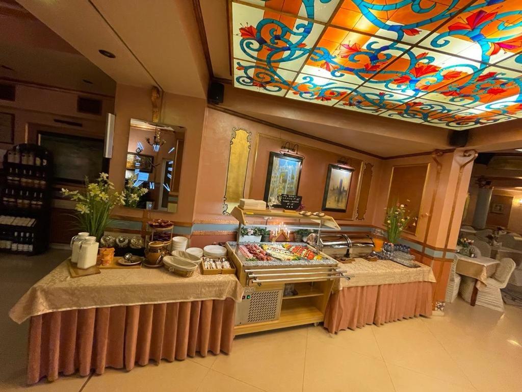 Hotel Parc Tecuci Ngoại thất bức ảnh