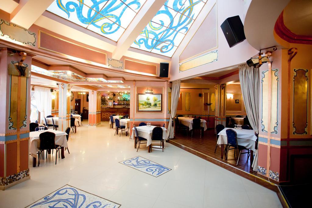 Hotel Parc Tecuci Ngoại thất bức ảnh